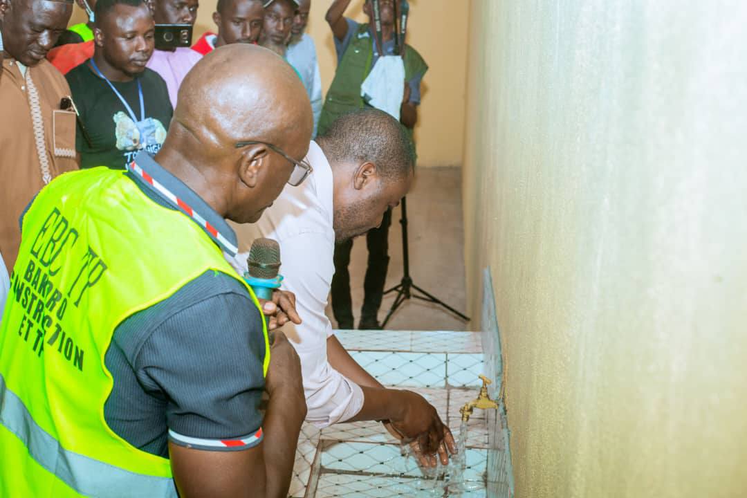 Centre de santé moderne à Bolibana